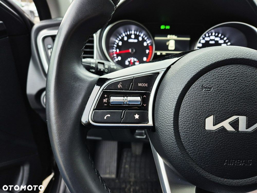 Kia XCeed 1.5 T-GDI M - 24