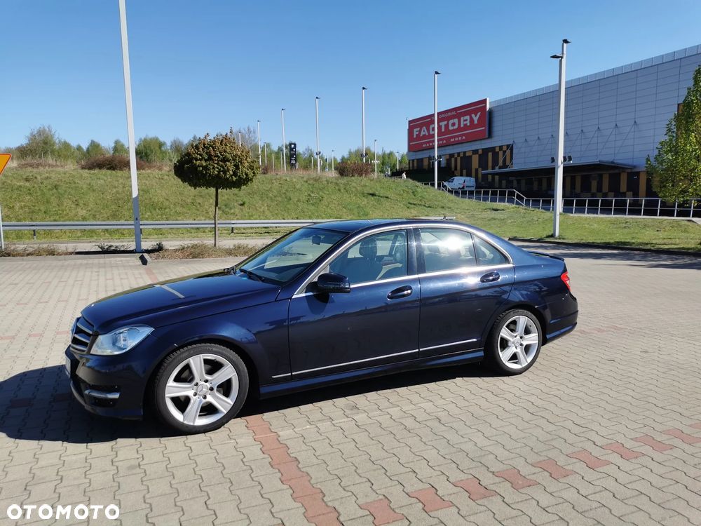 Mercedes-Benz Klasa C 300 4Matic 7G-TRONIC Avantgarde - 4
