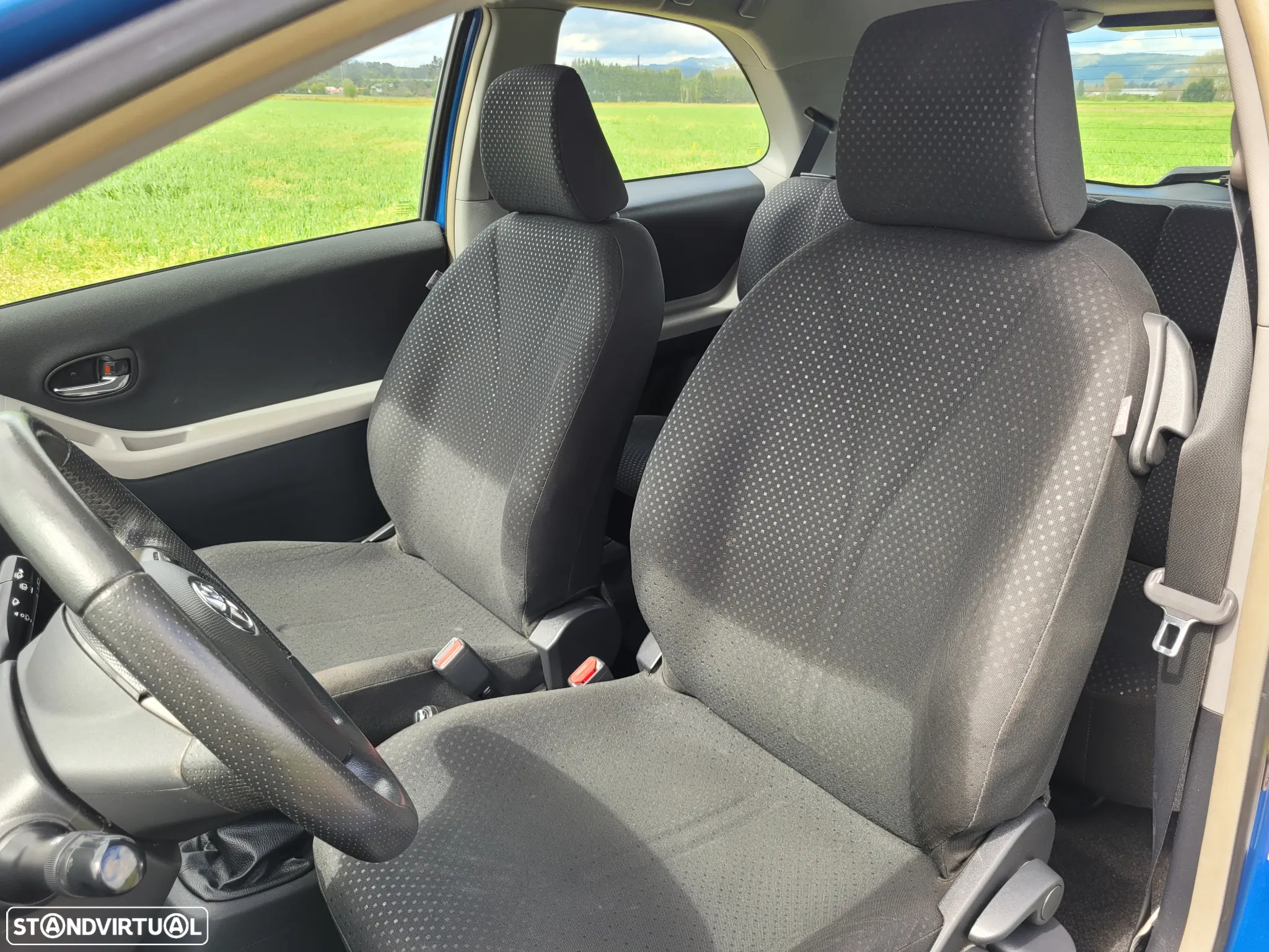 Toyota Yaris 1.4 D-4D Comfort+Navi - 13