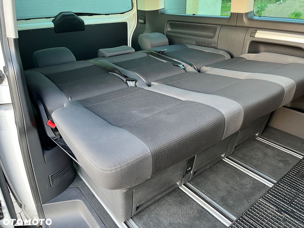 Volkswagen Multivan - 26