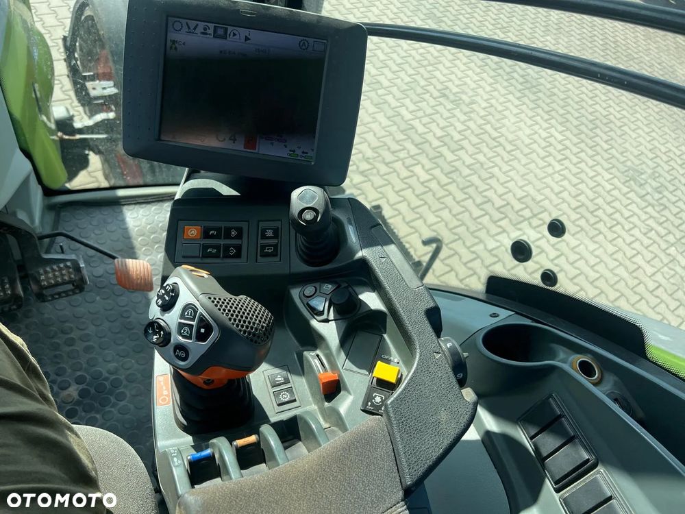 Claas AXION 810 - 10