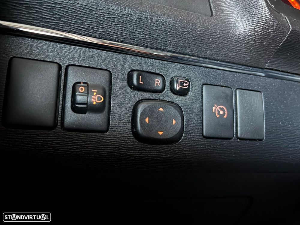 Toyota Avensis SW - 21