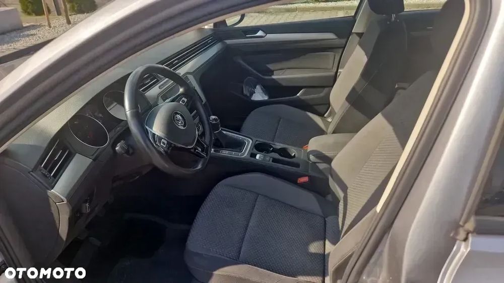 Volkswagen Passat ver-2-0-tdi-scr-trendline - 9