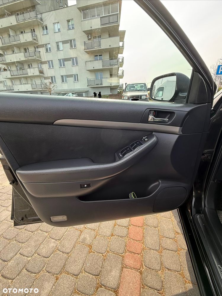 Toyota Avensis - 25