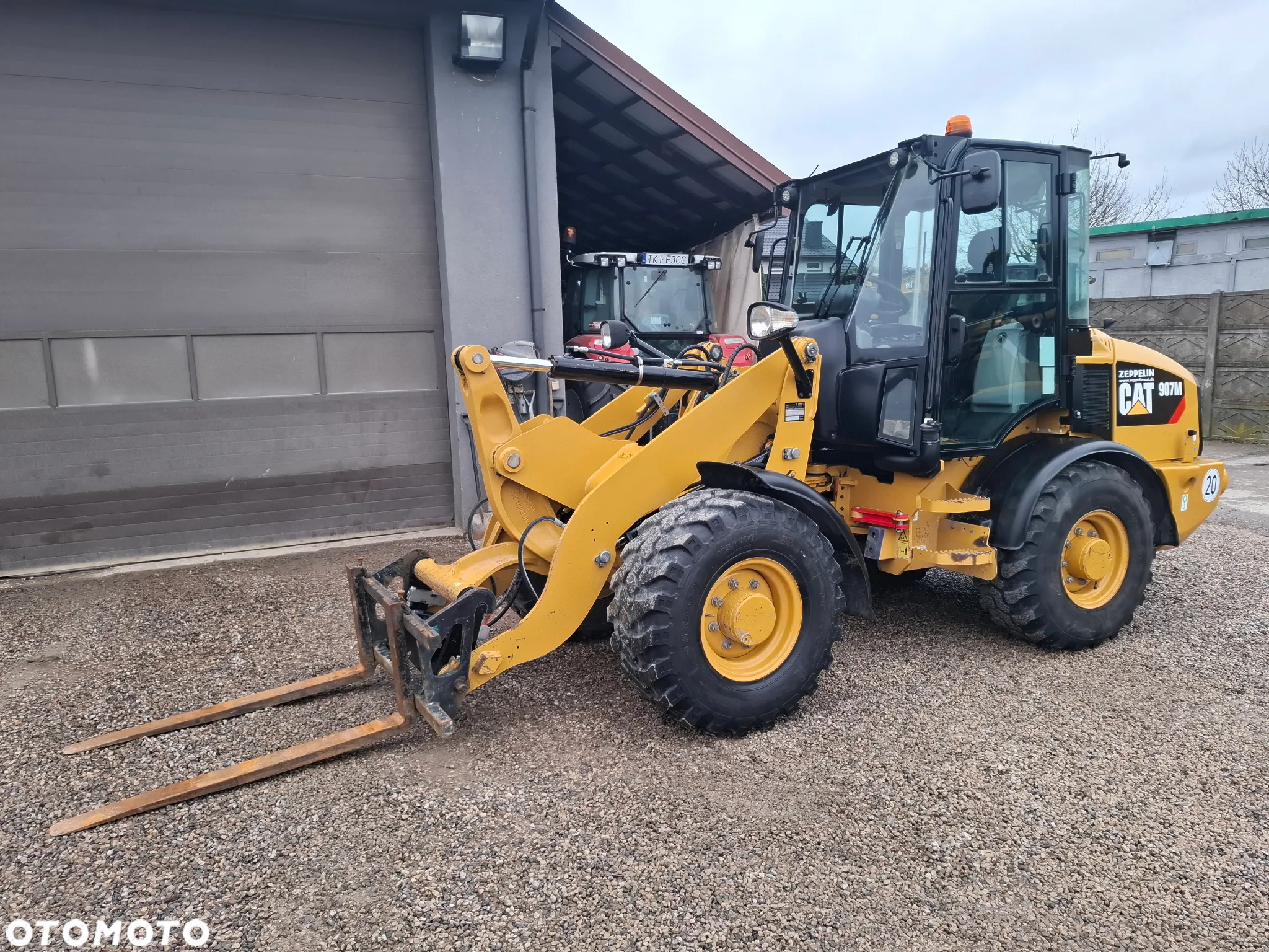 Caterpillar CAT 907 M - 11