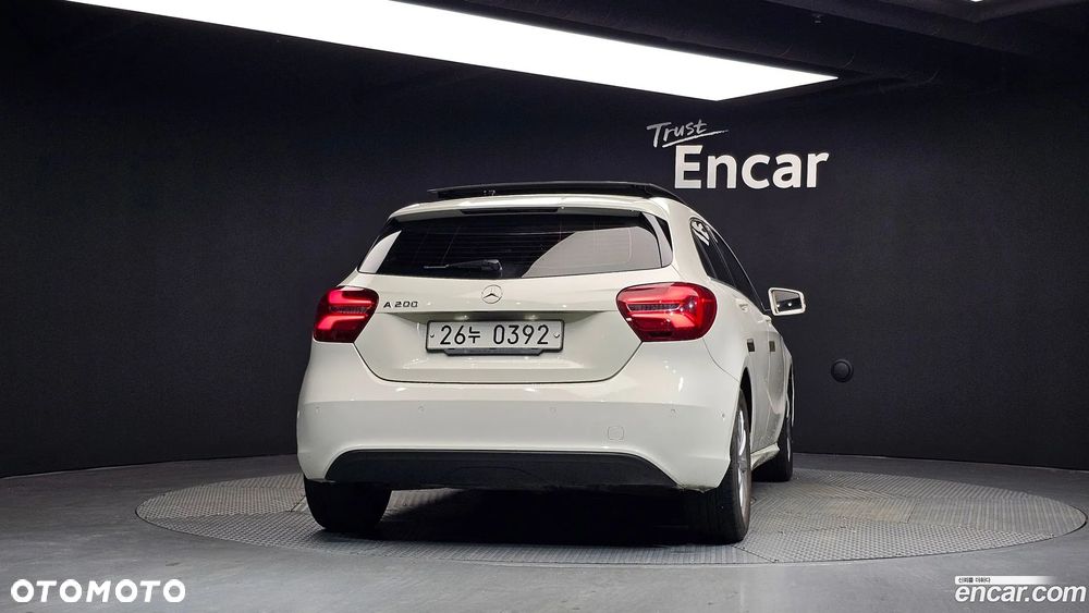 Mercedes-Benz Klasa A 200 7G-DCT Peak Edition - 4
