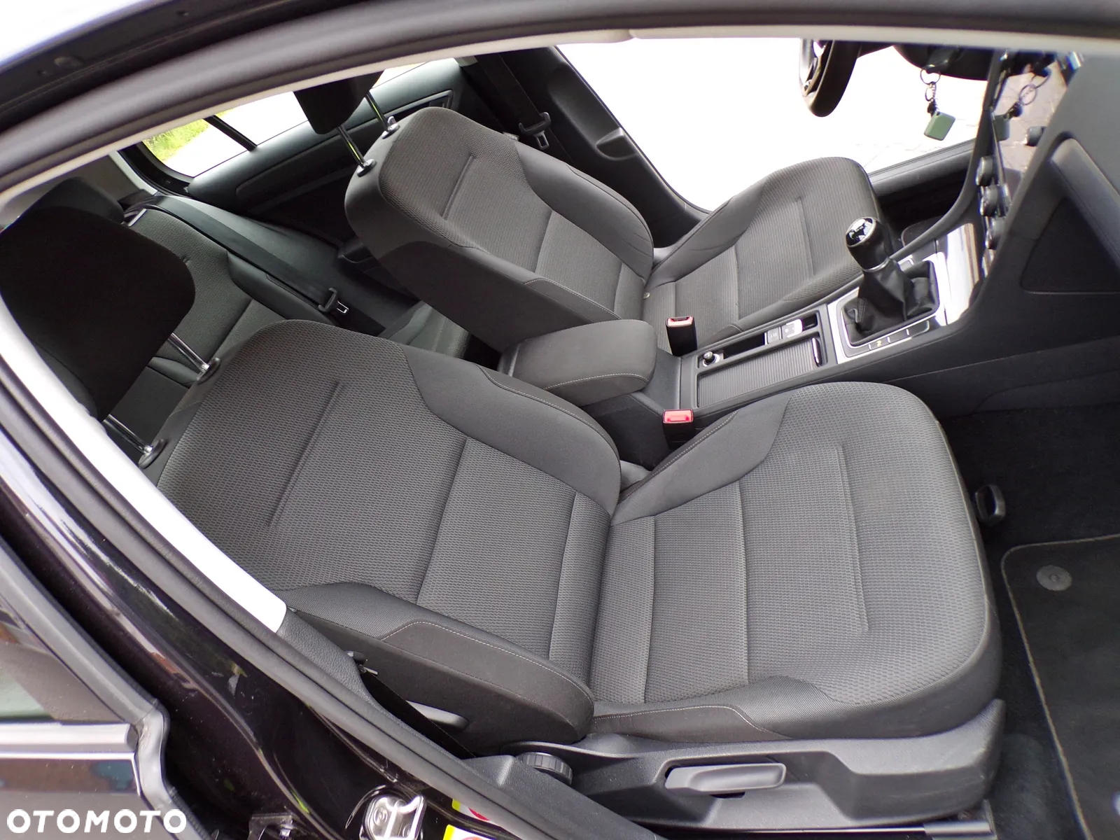 Volkswagen Golf - 26