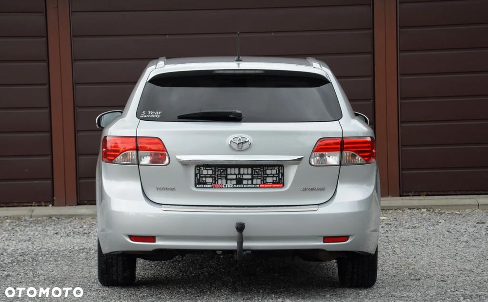 Toyota Avensis 2.0 D-4D - 14