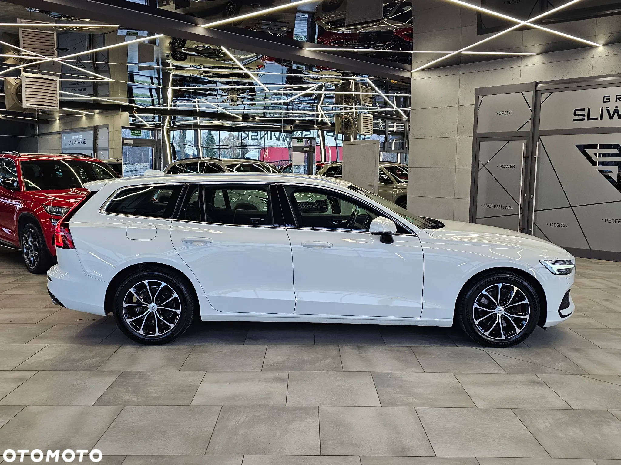 Volvo V60 D4 AWD Momentum - 10