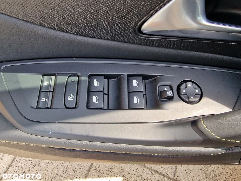 Peugeot 408 1.2 PureTech GT S&S EAT8 - 13