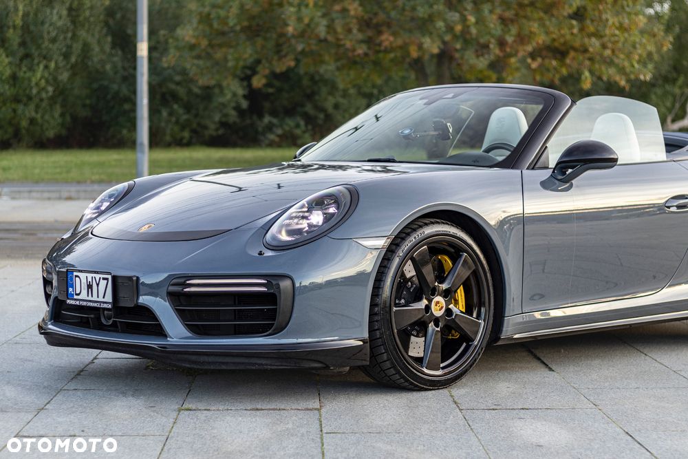 Porsche 911 Turbo S Cabrio - 8