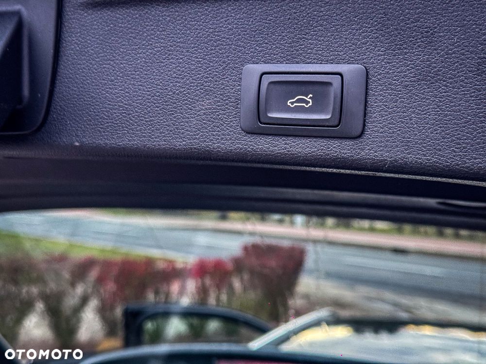 Audi A4 Avant 2.0 TFSI ultra S tronic design - 31