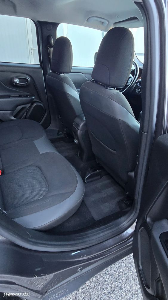 Jeep Renegade 1.3 T Night Eagle DCT - 7