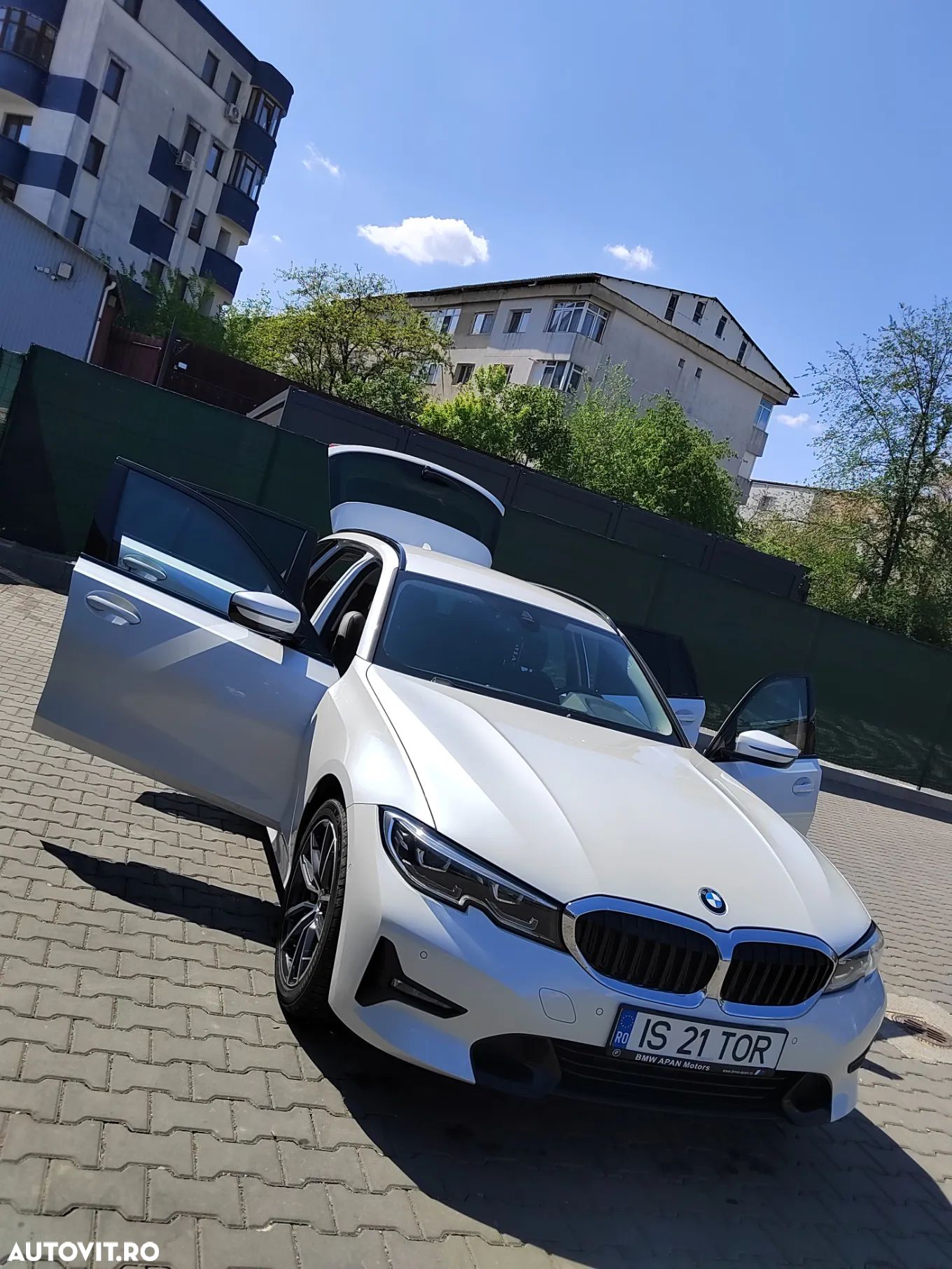 BMW Seria 3 330e Touring Aut. Sport Line - 1