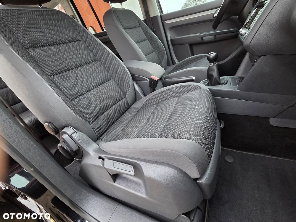 Volkswagen Touran 1.6 TDI DPF BlueMotion Technology STYLE - 37