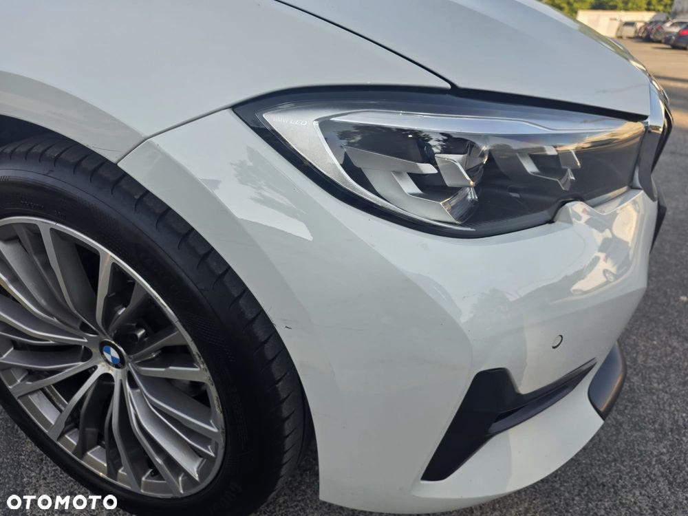 BMW Seria 3 318d - 14
