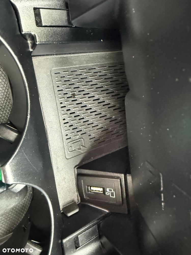 Mercedes-Benz Klasa C 200 9G-TRONIC AMG Line - 20