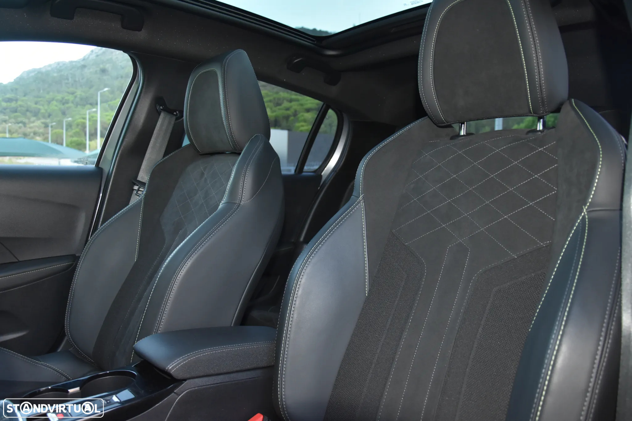 Peugeot 208 1.2 PureTech GT - 26