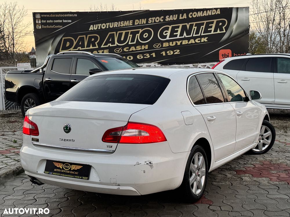 Skoda Superb 2.0 TDI Premium Edition - 3