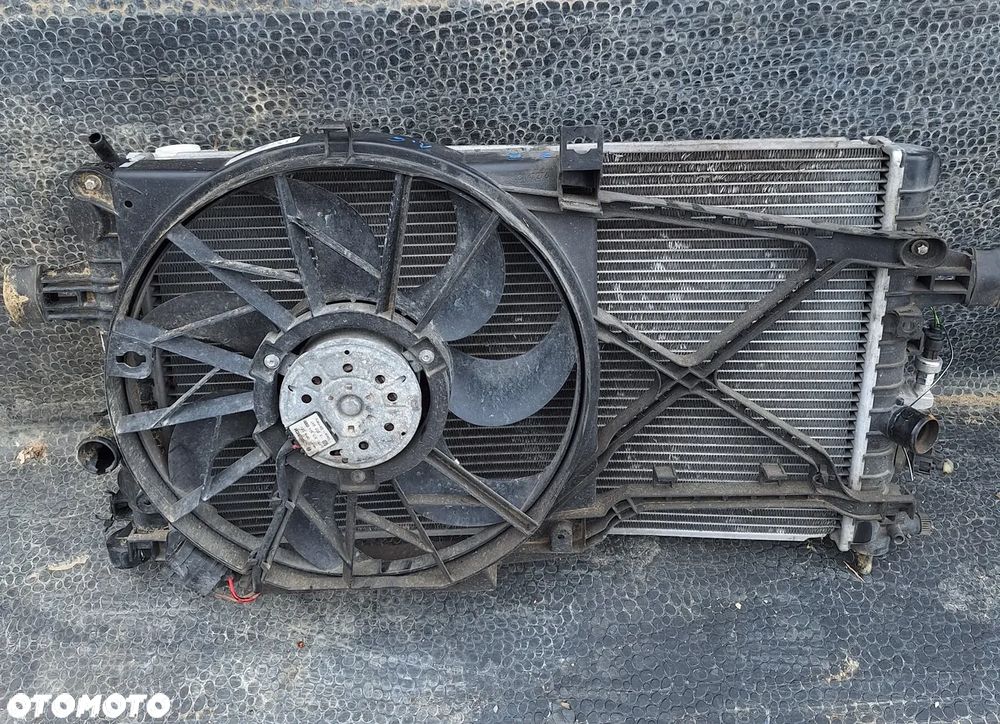 WENTYLATOR CHŁODNICY BOSCH-0130 330 986 -OPEL ZAFIRA B LIFT - 1