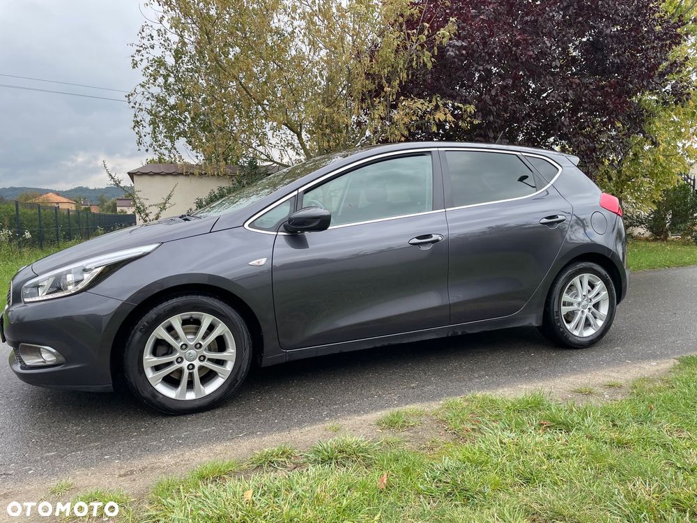 Kia Ceed 1.6 GDI Dream Team Edition - 3