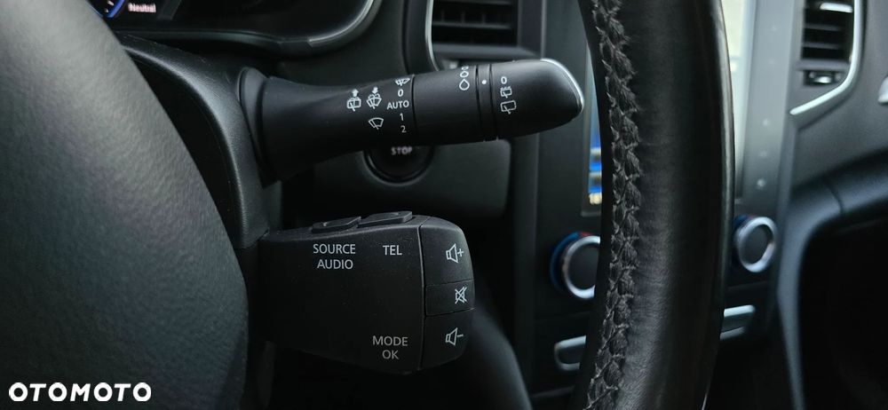 Renault Megane Grandtour TCe 140 GPF INTENS - 32