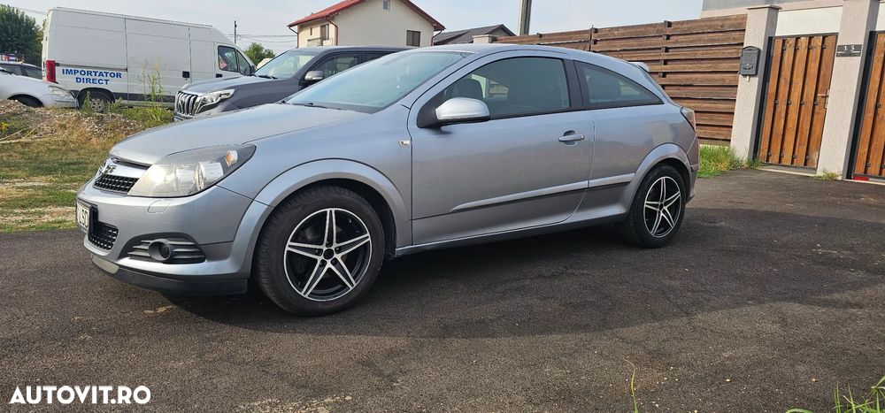Opel Astra GTC 1.6 Cosmo - 2