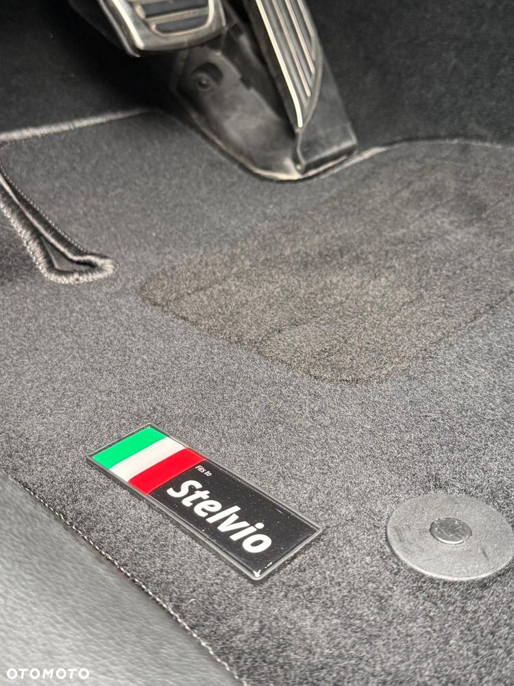 Alfa Romeo Stelvio 2.0 Turbo TI Q4 - 19