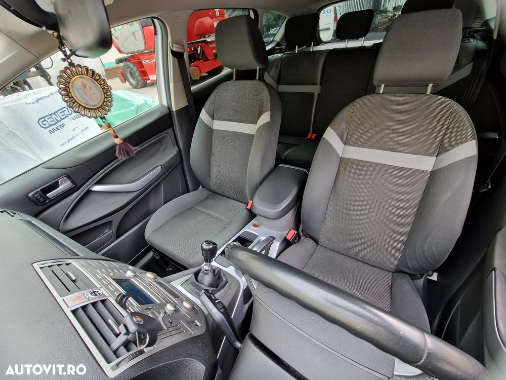 Ford Kuga 2.0 TDCi 2x4 Titanium - 7