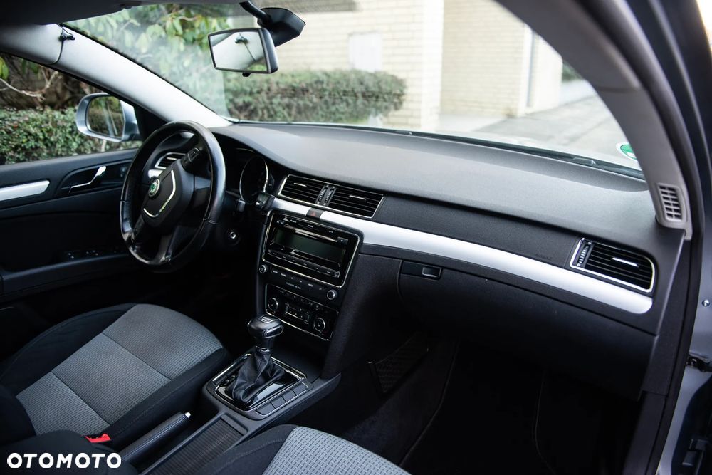 Skoda Superb 3.6 V6 4x4 DSG Elegance - 33