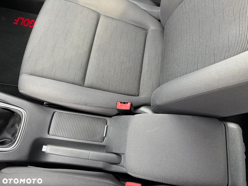 Volkswagen Golf 1.9 TDI DPF Edition BlueMotion - 33