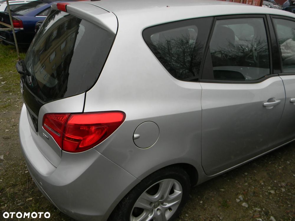 błotnik prawy tył OPEL MERIVA B z157 ćwiartka