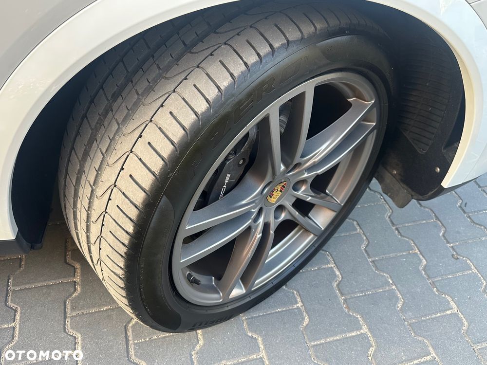 Porsche Cayenne - 15