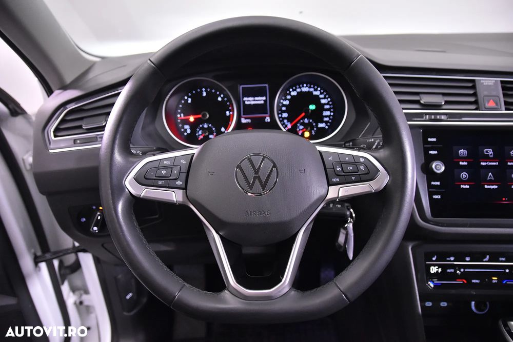 Volkswagen Tiguan - 16