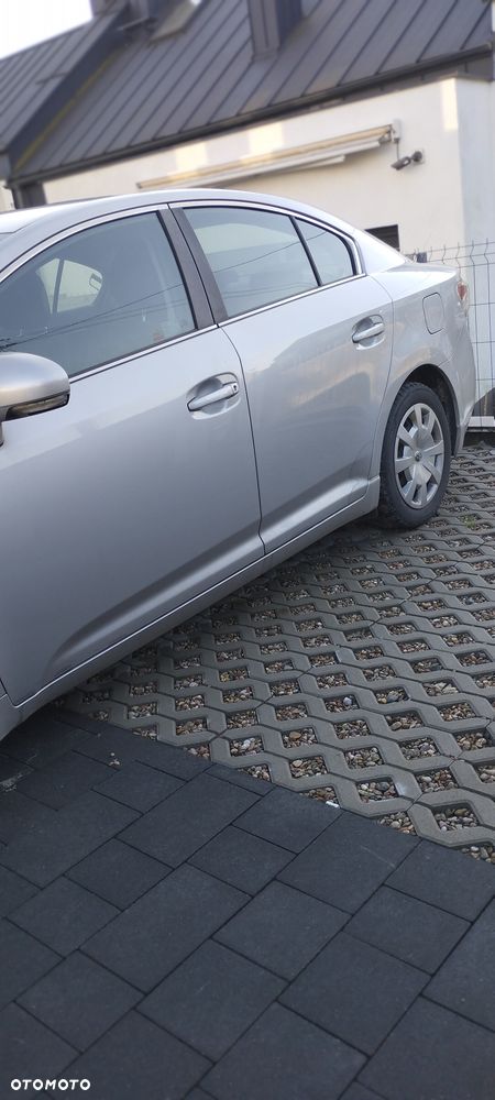 Toyota Avensis - 9