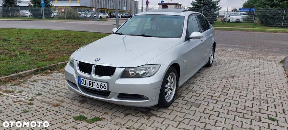BMW Seria 3 318d - 1