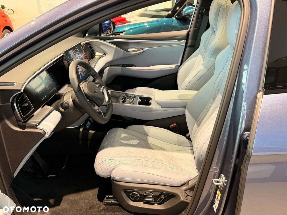 BYD Sealion 7 - 8