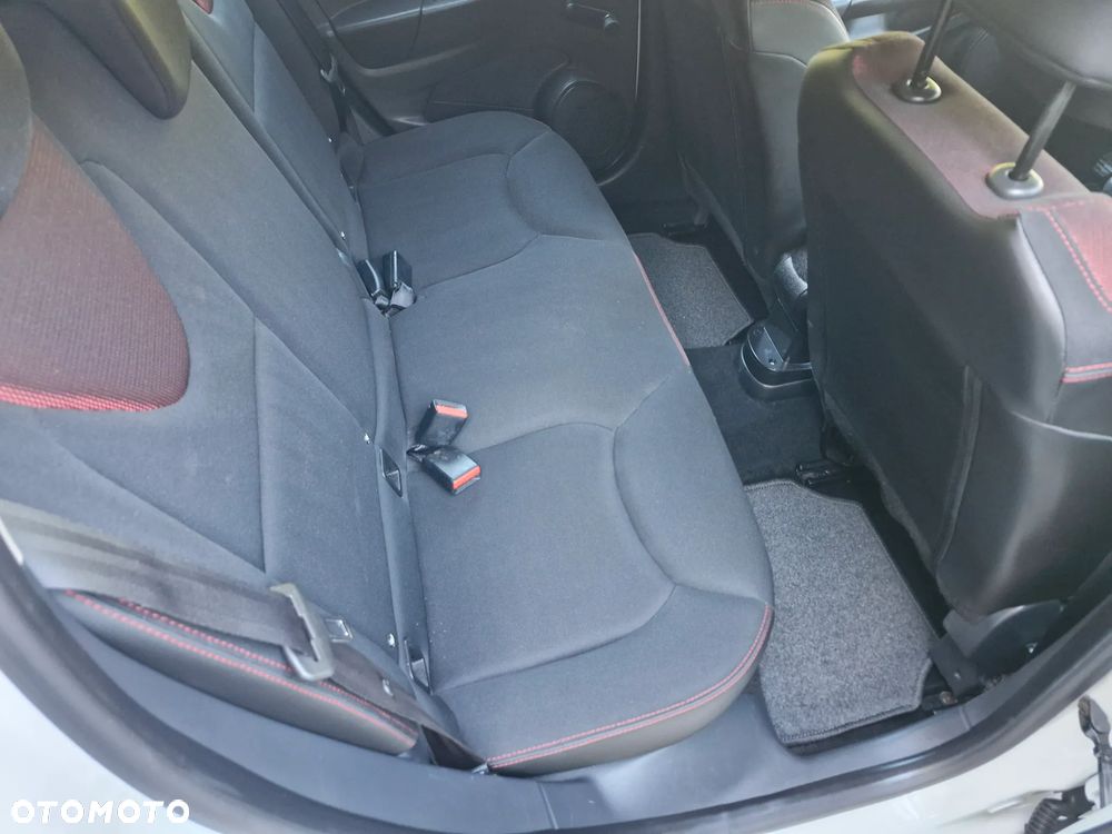 Renault Clio 1.2 16V 75 LIMITED - 9
