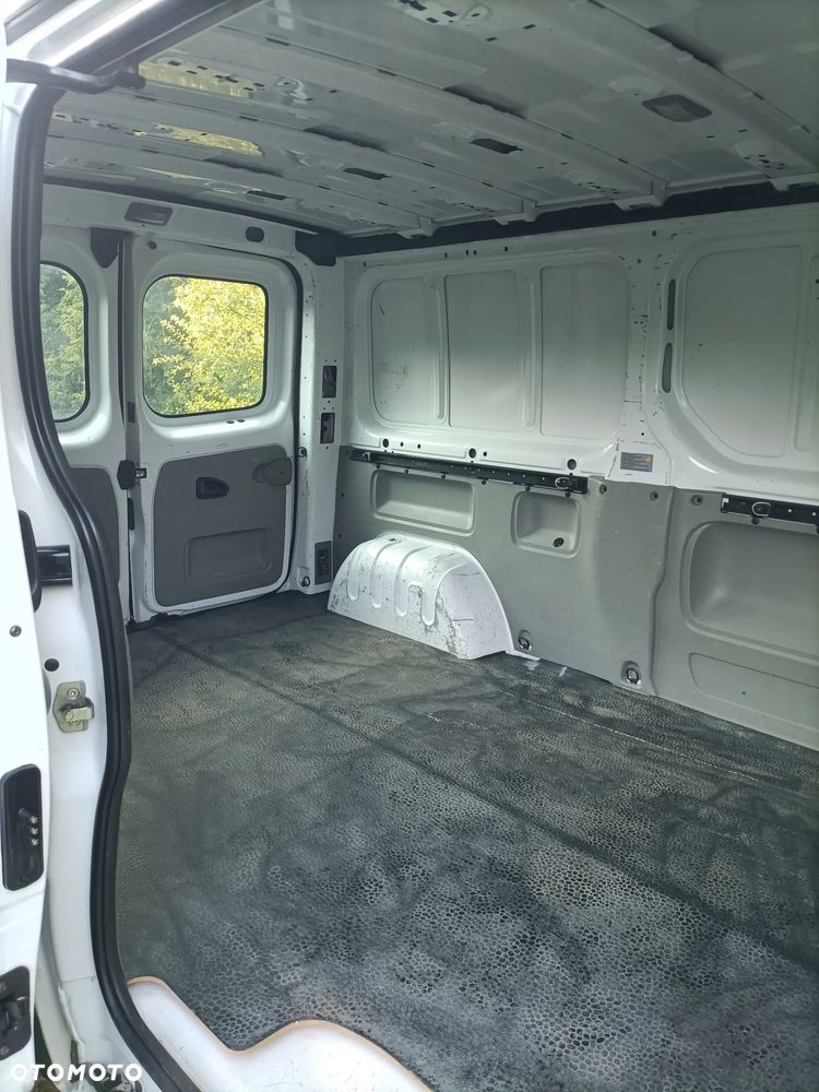 Opel Vivaro - 10