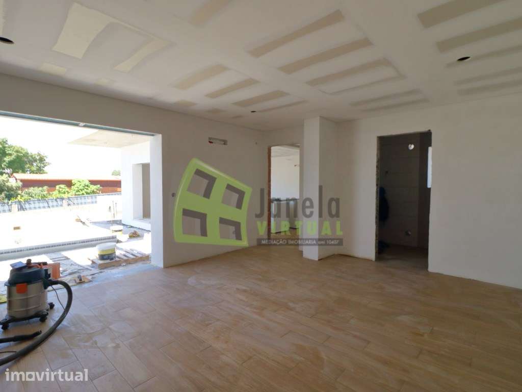 Moradia Isolada Térrea T3 com Piscina | Fernão Ferro - Grande imagem: 2/17