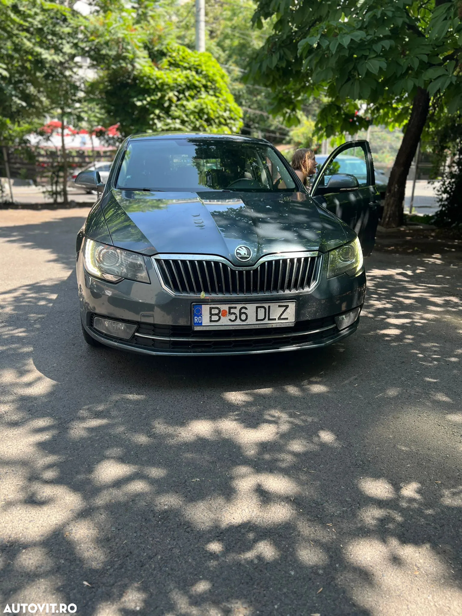 Skoda Superb Combi 2.0 TDI 4X4 Elegance - 11
