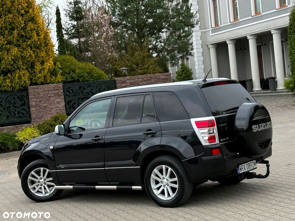 Suzuki Grand Vitara 2.0 Comfort + - 6