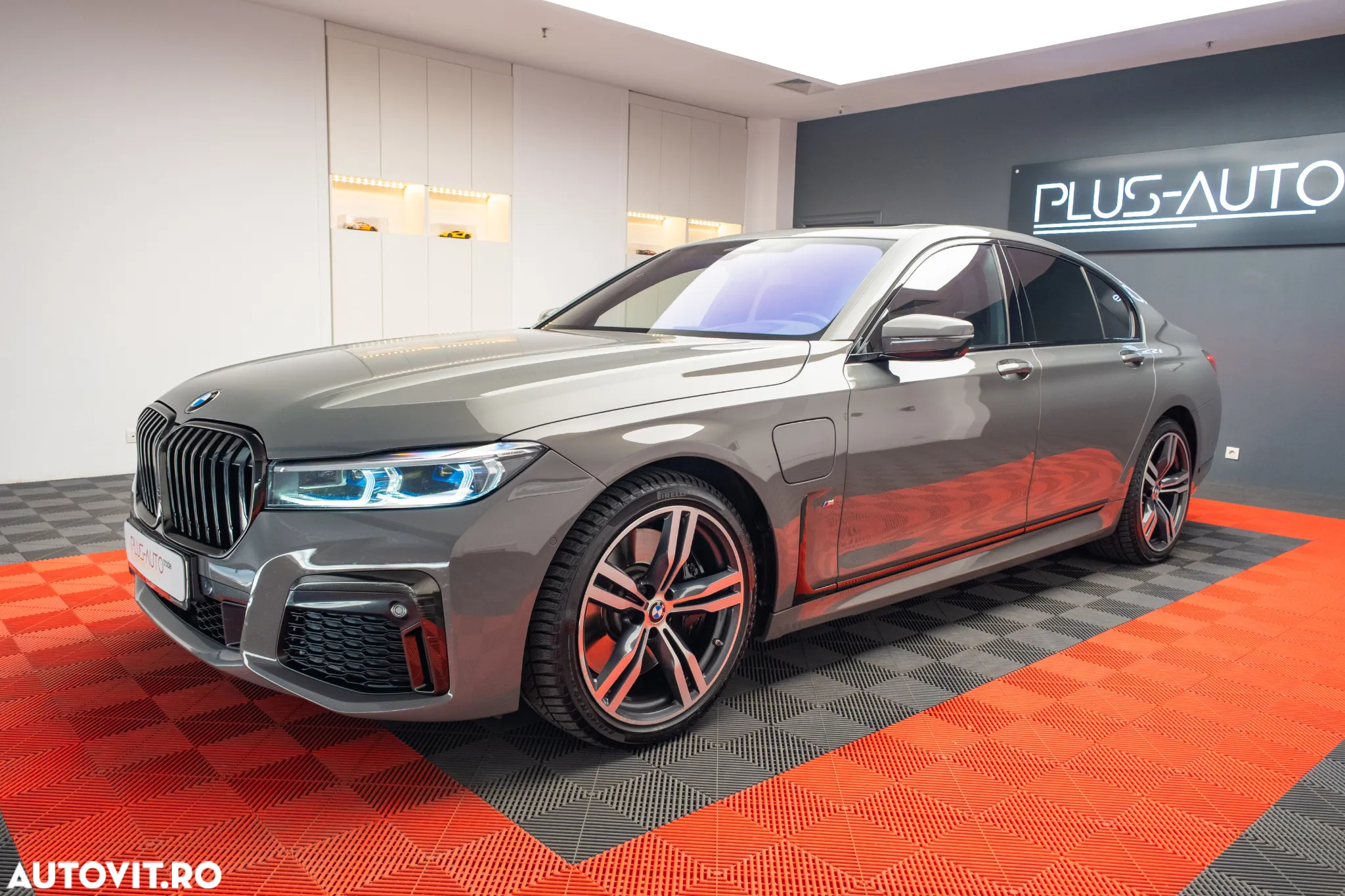BMW Seria 7 745e - 2