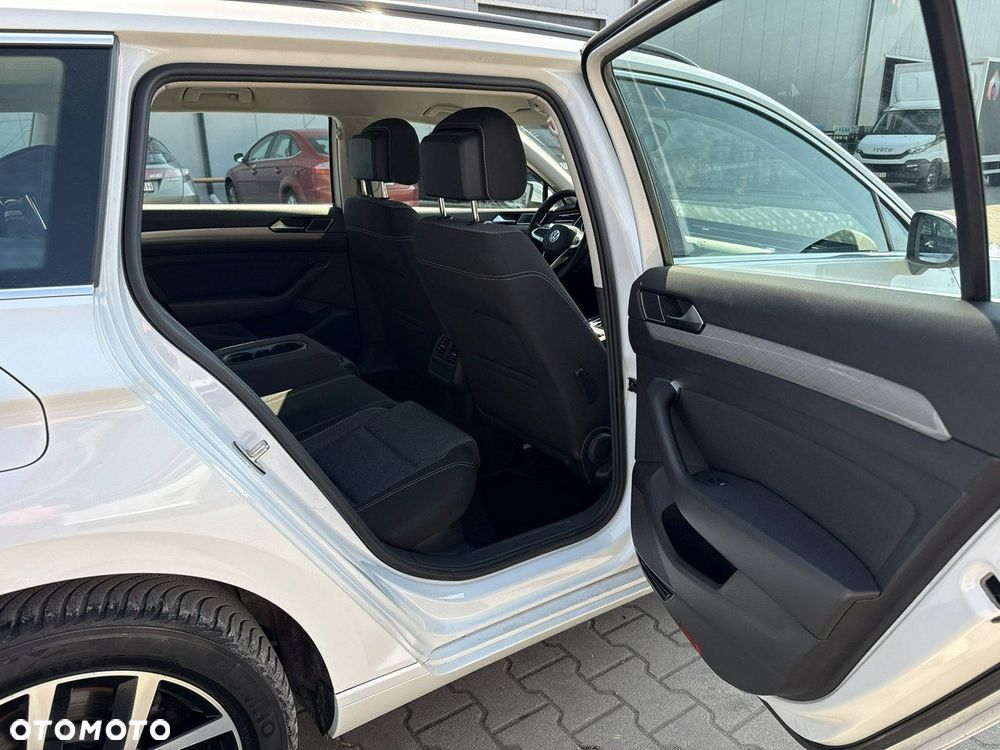 Volkswagen Passat 1.5 TSI EVO Business DSG - 17