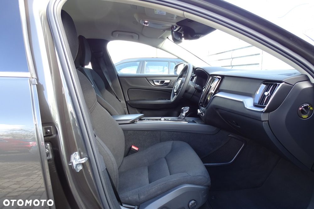 Volvo V60 D3 Geartronic Momentum - 24