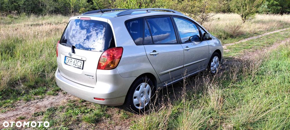 Toyota Corolla Verso - 6