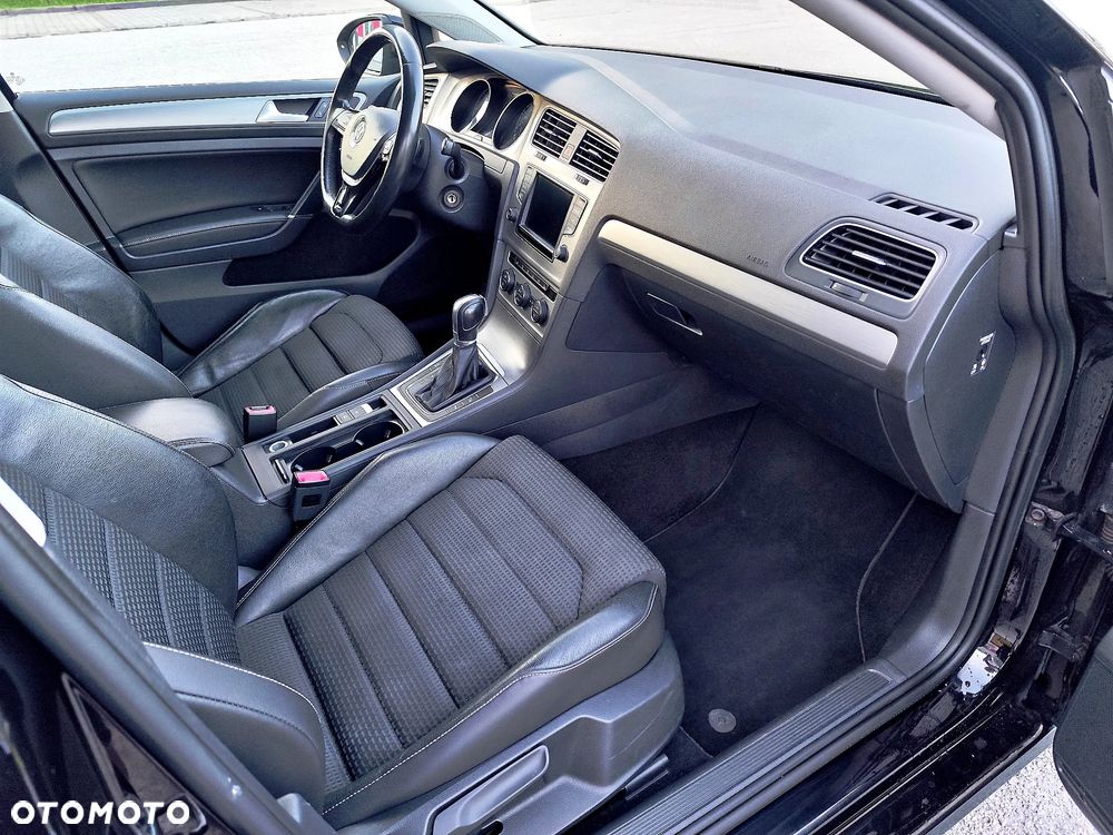 Volkswagen Golf 2.0 TDI DSG Sound - 16