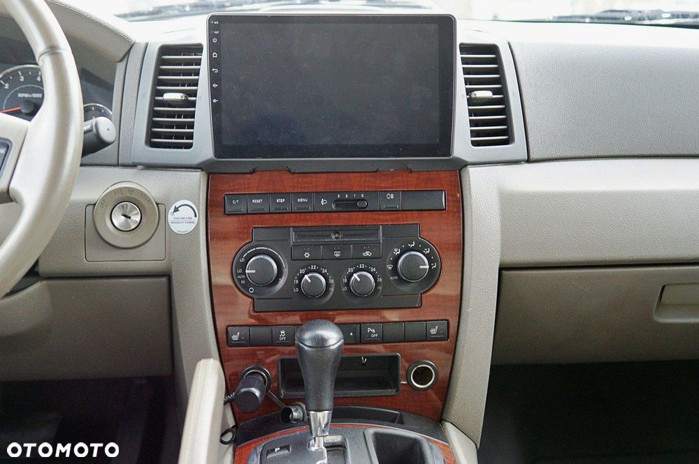 Jeep Grand Cherokee - 21