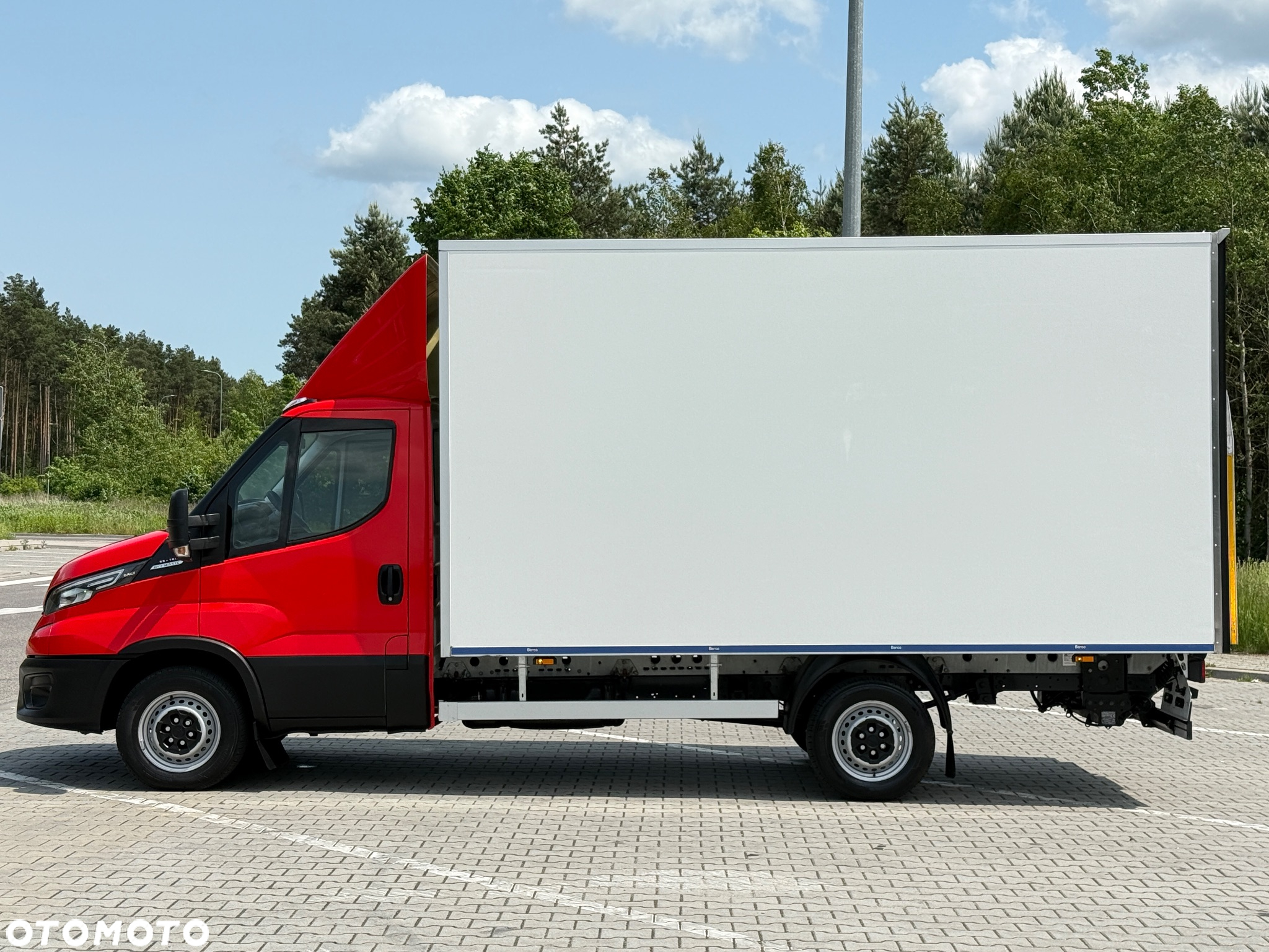 Iveco DAILY 35-160 160KM Hi Matic *Resor+Poduszka* Full LED Kontener * Izoterma +Winda 750KG SUPER STAN!!! - 3