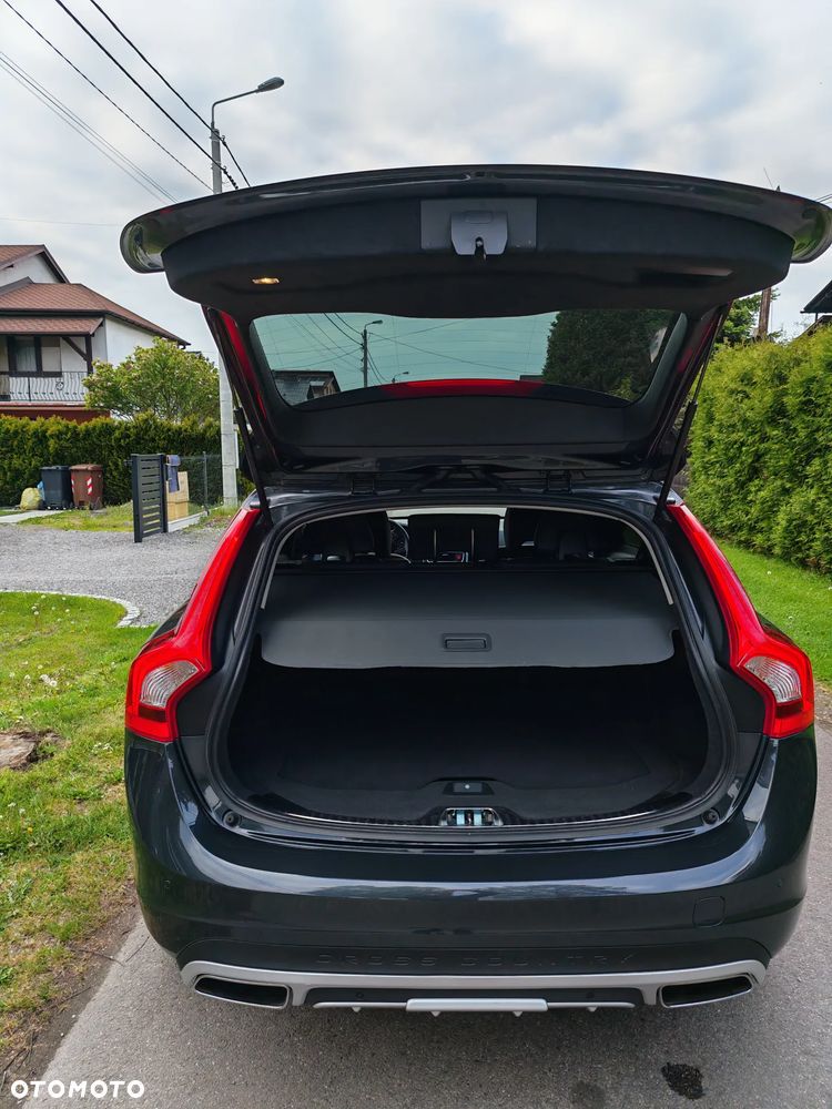 Volvo V60 Cross Country D4 Geartronic Summum - 9